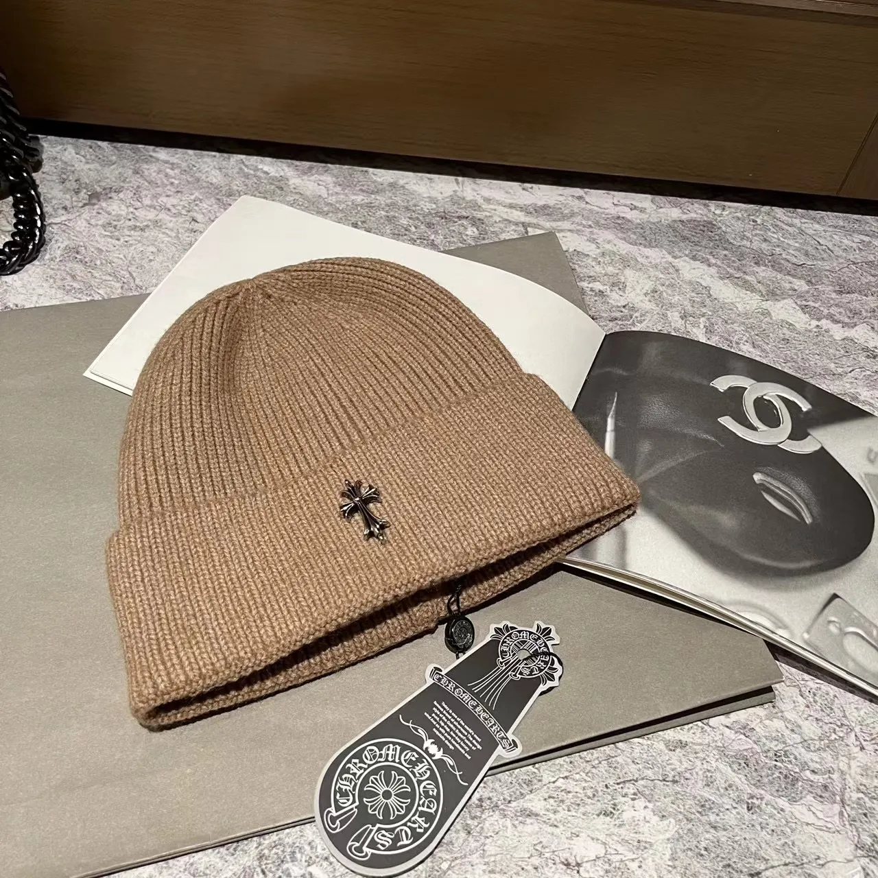 Crow Heart cashmere knitted hat